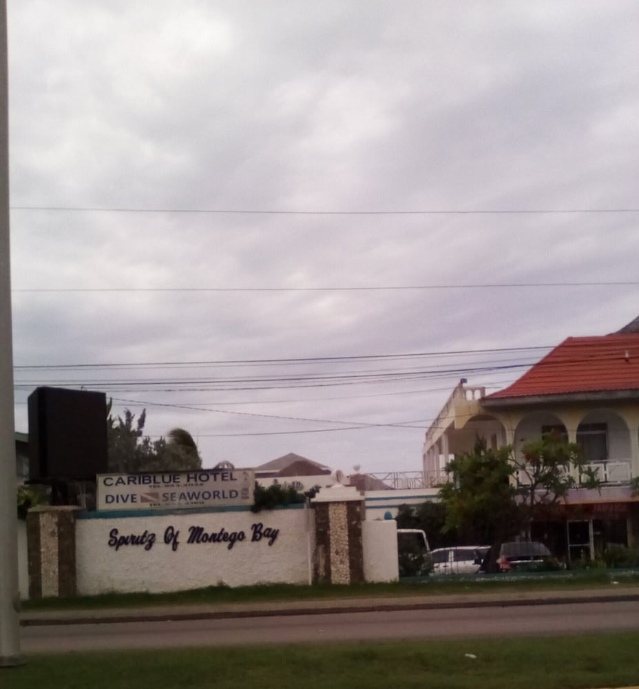 CariBlue Beach Hotel