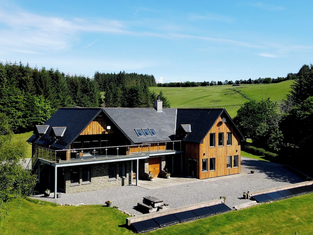 Ben Luna Lodge