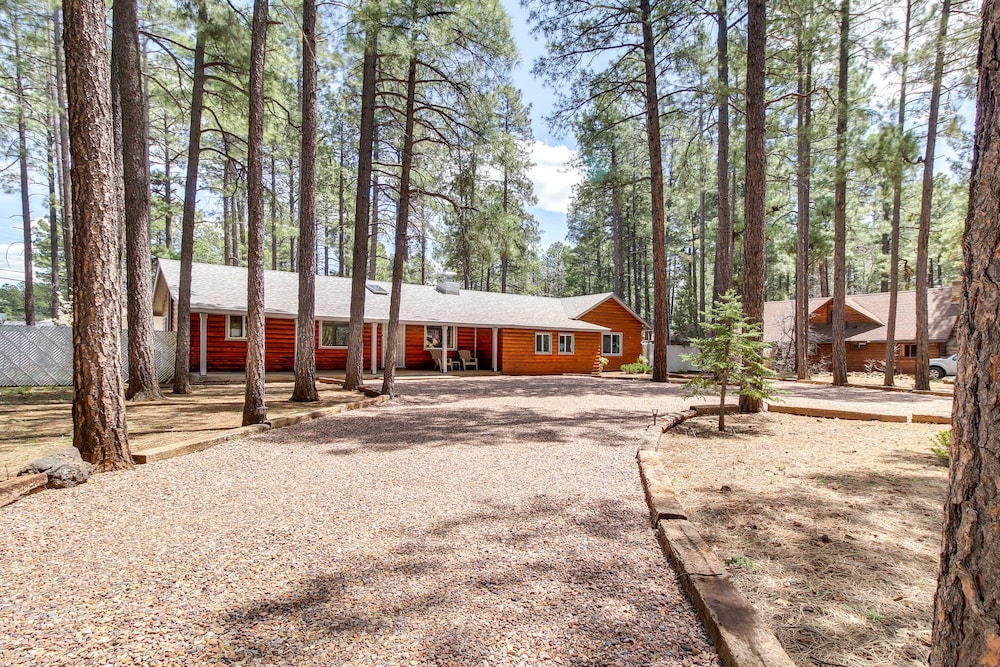 Pinetop-lakeside Cabin, Walk to Woodland Lake Park view 5