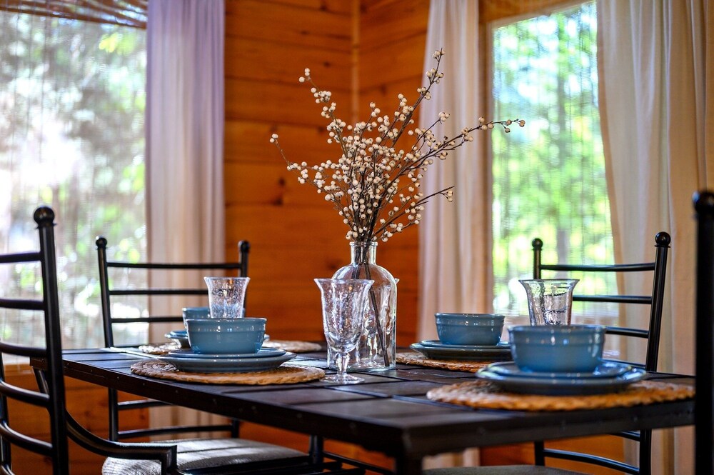 Okehi Pine Cabin With Wood Burning Fireplace and Outdoor Hot Tub by Redawning view 3