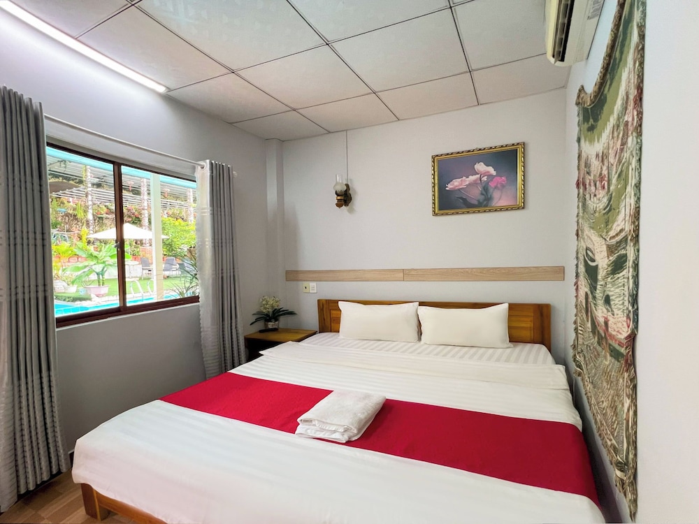 Sea Breeze Resort & Spa
