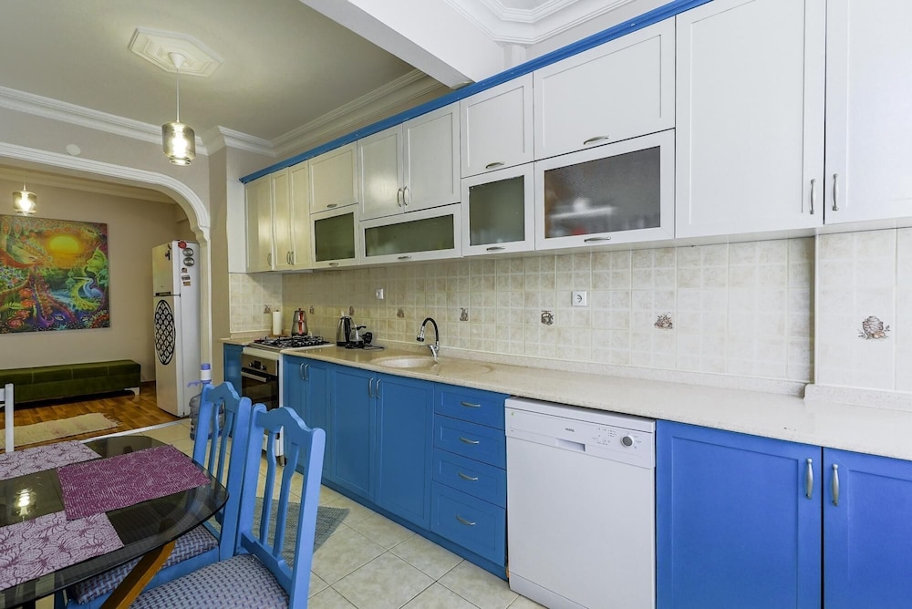 Cozy Flat w Balcony 10 min to Beach in Antalya