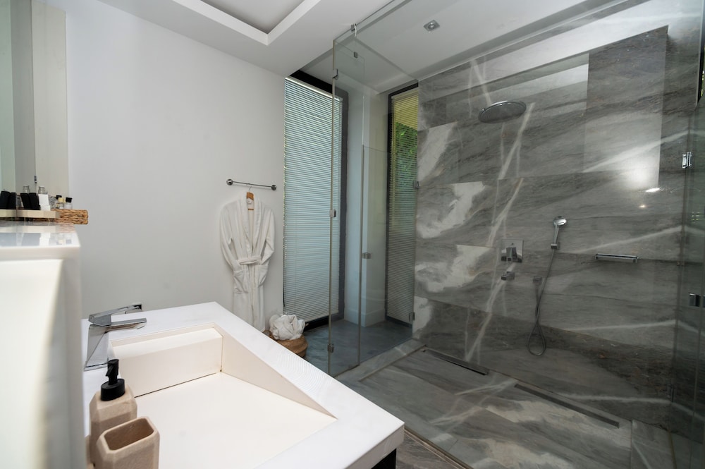 Marinhill High Luxury Property