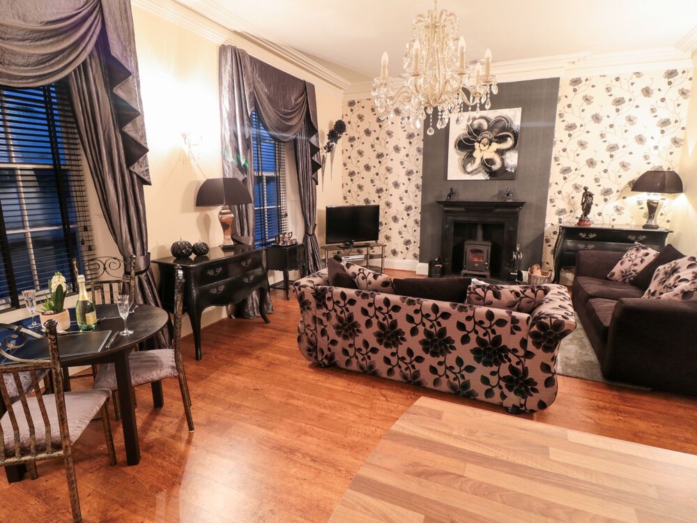 Sneaton Hall Apartment 4 view 4