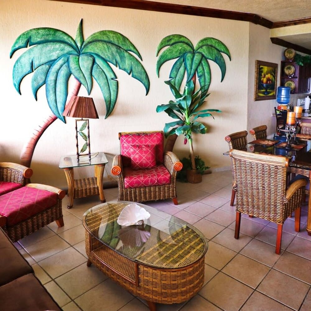 Beautiful Condo on Sandy Beach Sonoran Sea