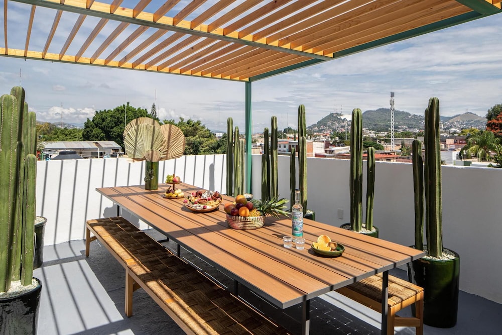 Rooftop Hot Tub 3 Levels 5bedroom in Villa Noria - Property Image 35