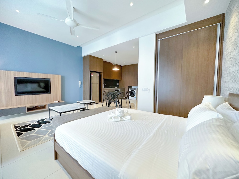 Grand Medini Residence by Stayrene
