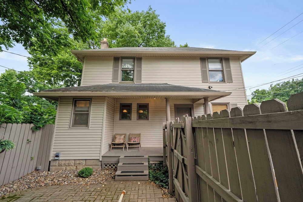 The Gustavus House - For 4! - Image 3