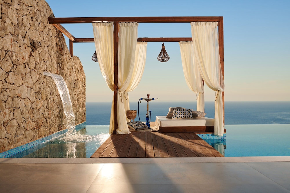 Emerald Villas & Suites