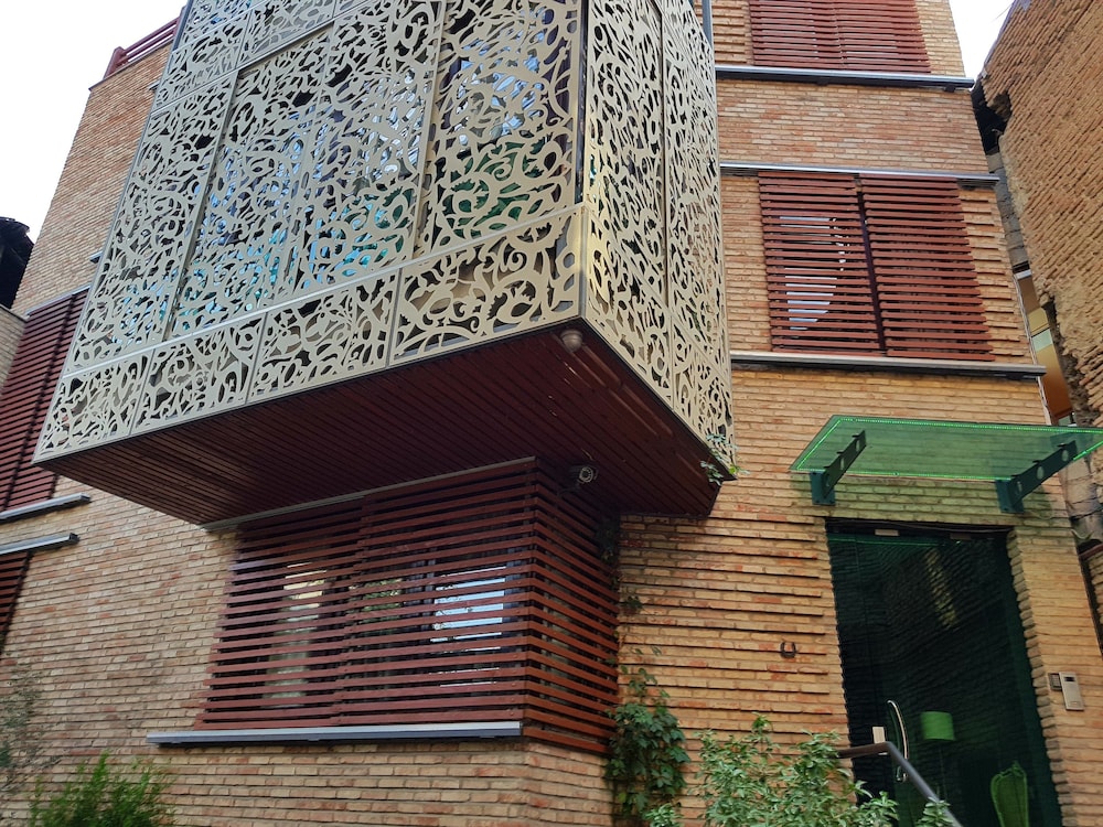 Tbilisi Core: Leo
