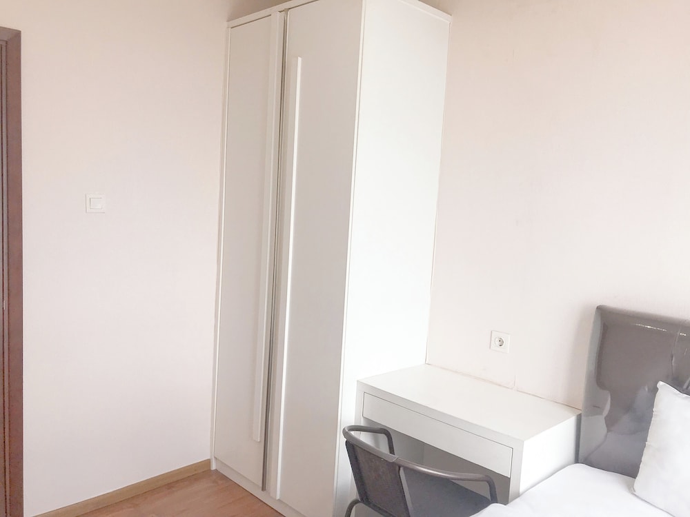 Strategic 2Br With City View At Grand Sungkono Lagoon Apartment