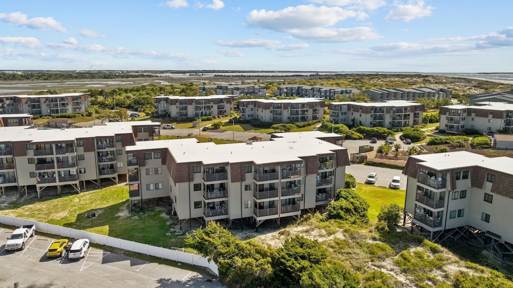 Southwinds G10 2 Bedroom Condo by RedAwning view 3