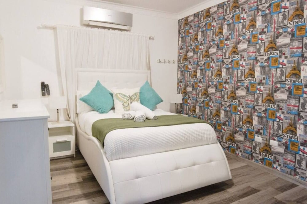8 Bedrooms Penthouse, Jacuzzi & Private Terrace view 2