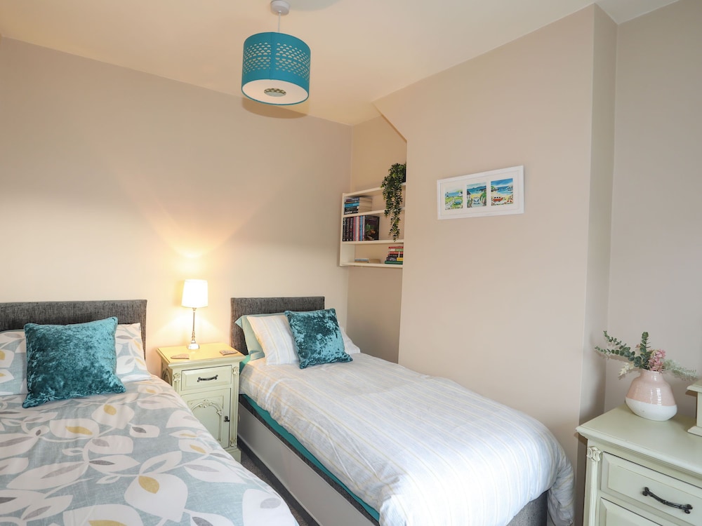 14 Rose Hill view 3