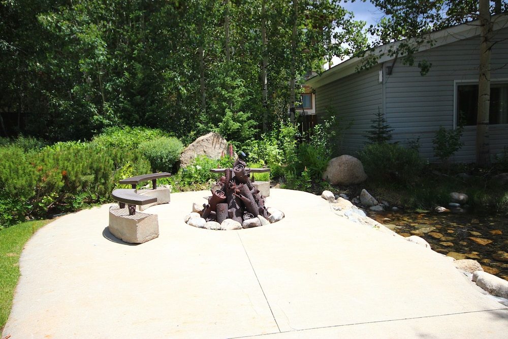 Photo 10