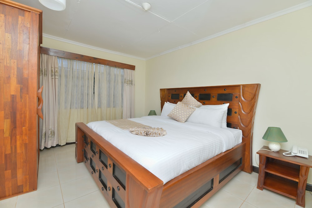 THE PREMIER SUITES view 4