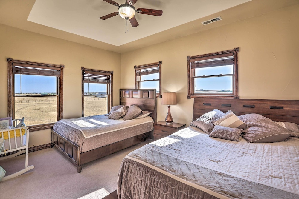 10 Mi to Barr Lake State Park: Home w/ Mtn Views view 4
