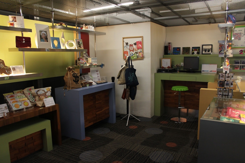 Y Loft Youth Square