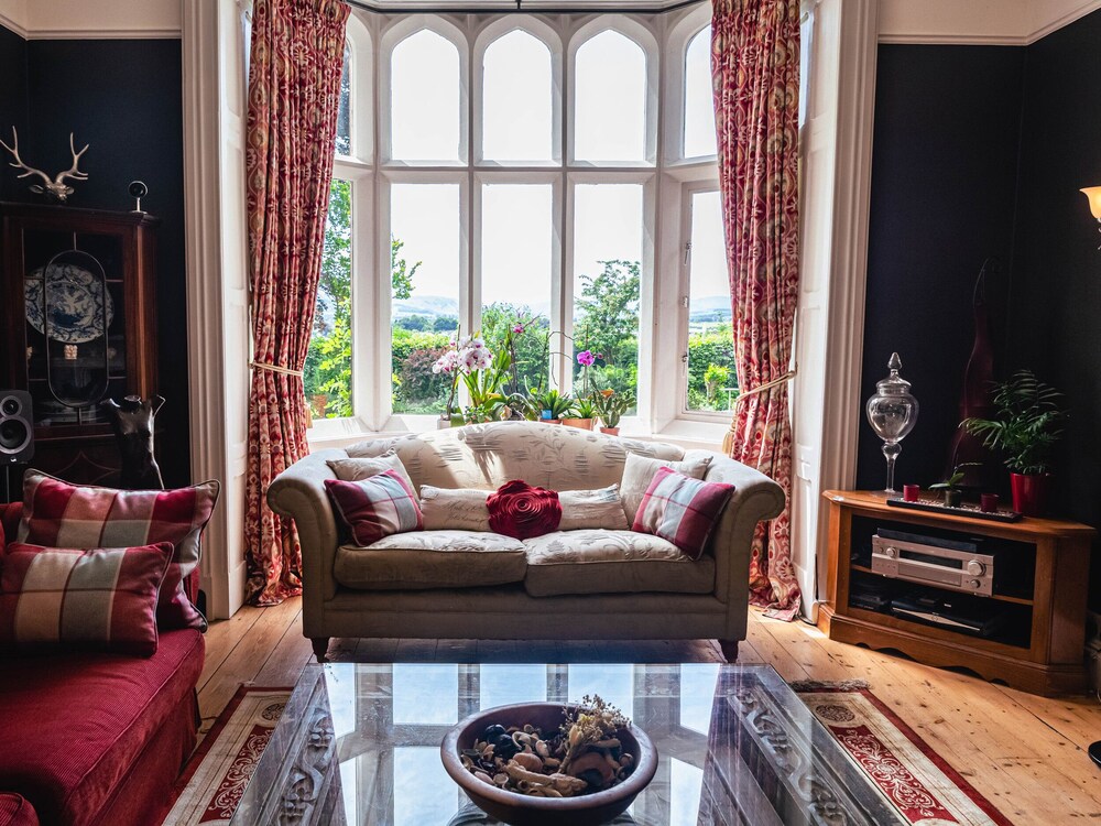 Lonsdale Villa Retreat