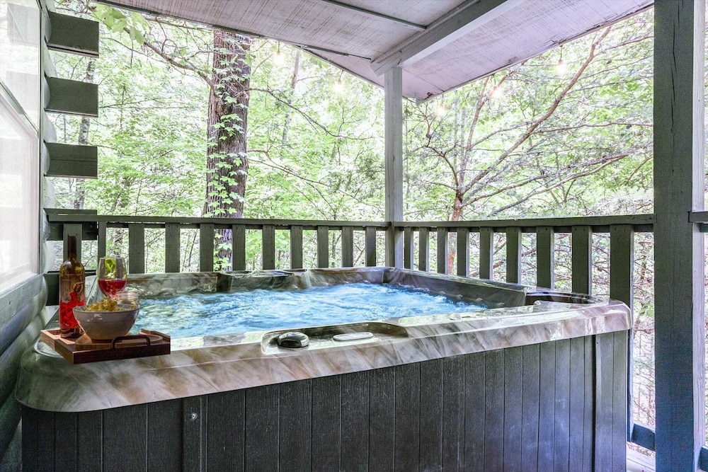 Adventure Awaits Mtn Views Arcade Pool Table Hot Tub