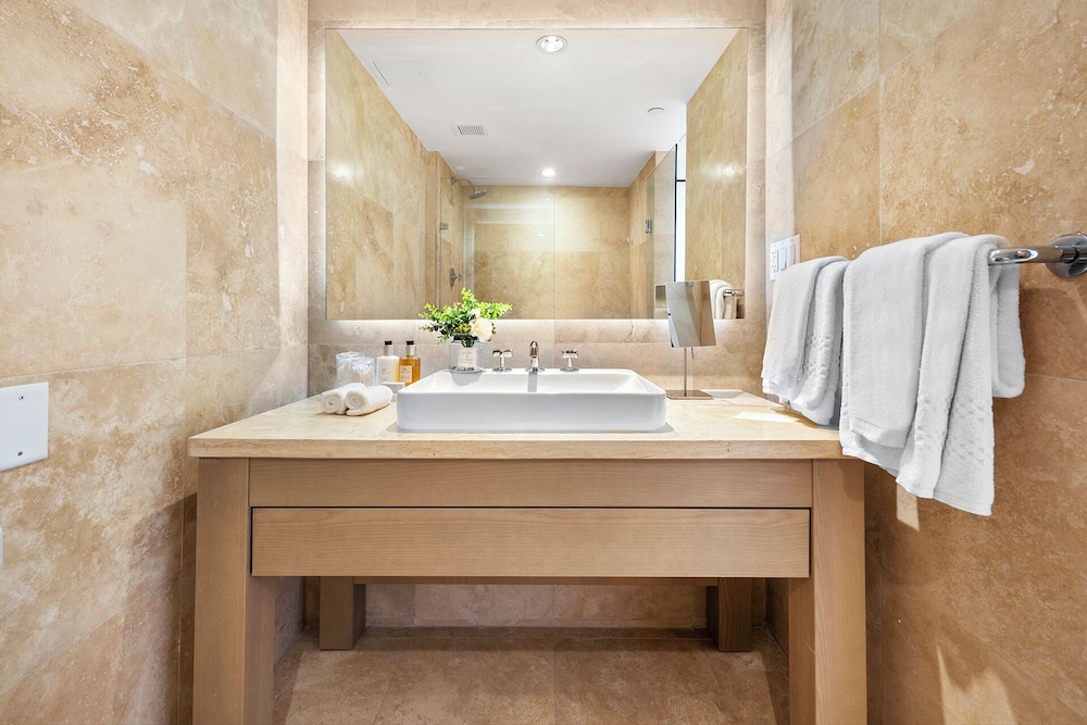 Luxury Vacation Rentals at 1 Hotel & Homes by LRMB