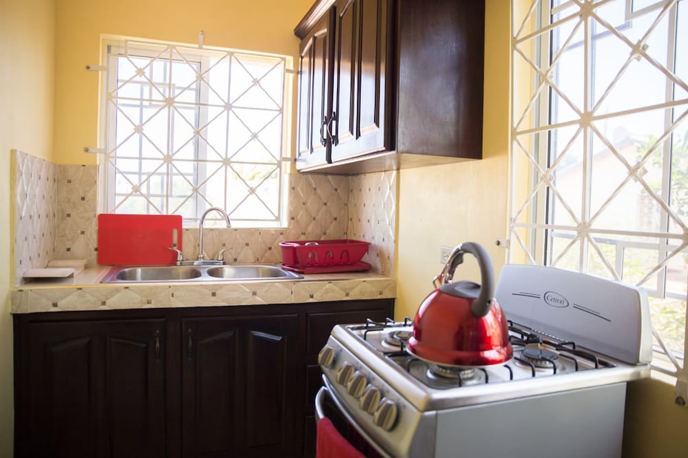 Apartment in Hellshire near Beach