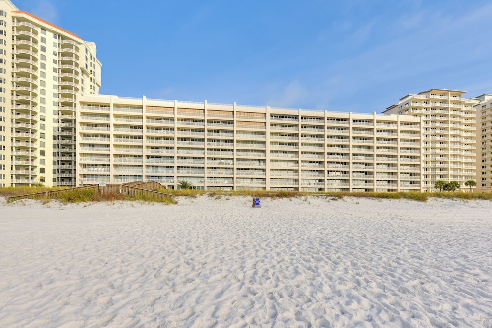 Navarre Condo w/ Beach Access & Ocean Views!