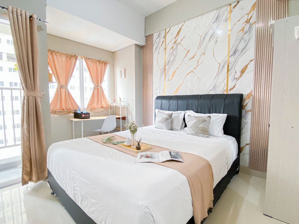 Nice Studio Room Apartment at LRT City Sentul - Royal Sentul Park