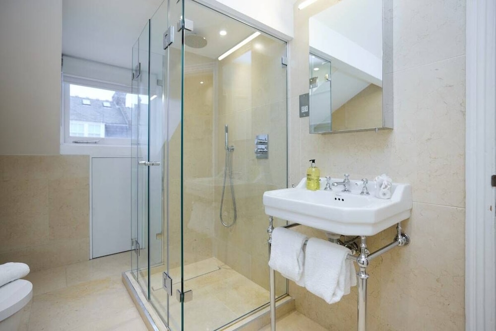 The Belsize Park Place - Charming 6bdr Home With Garden