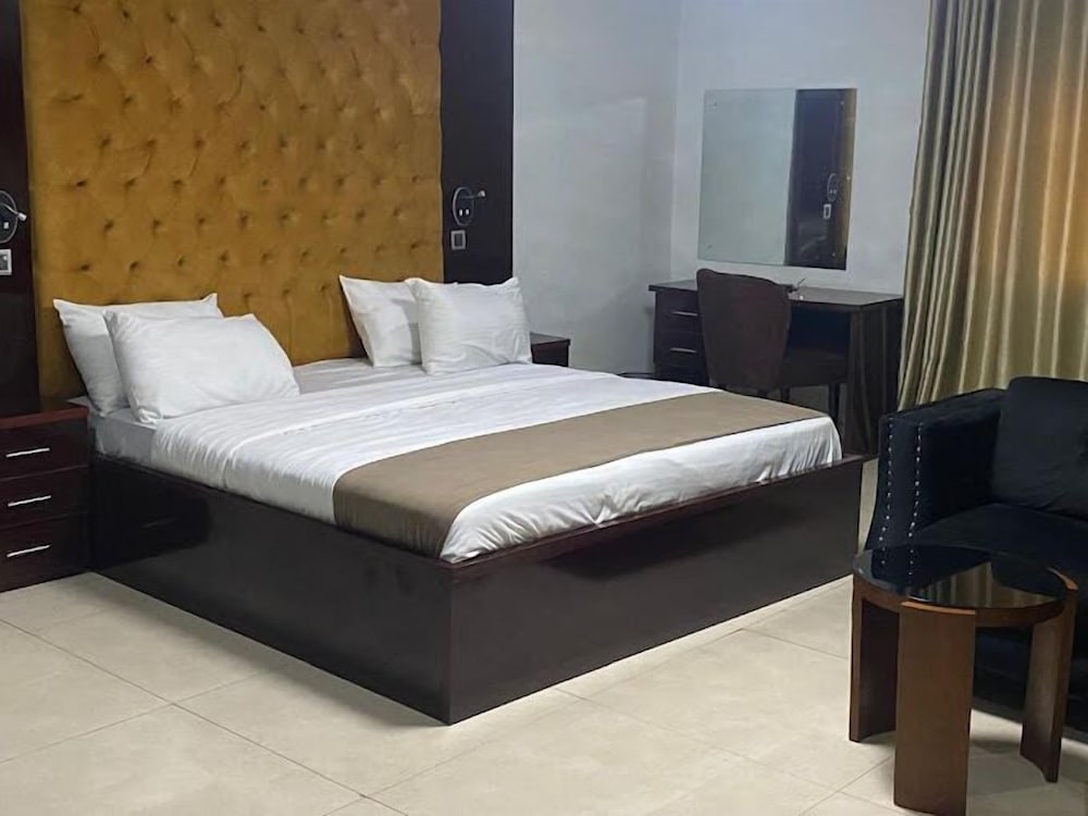 Mega Pavilion Suite and Apartment