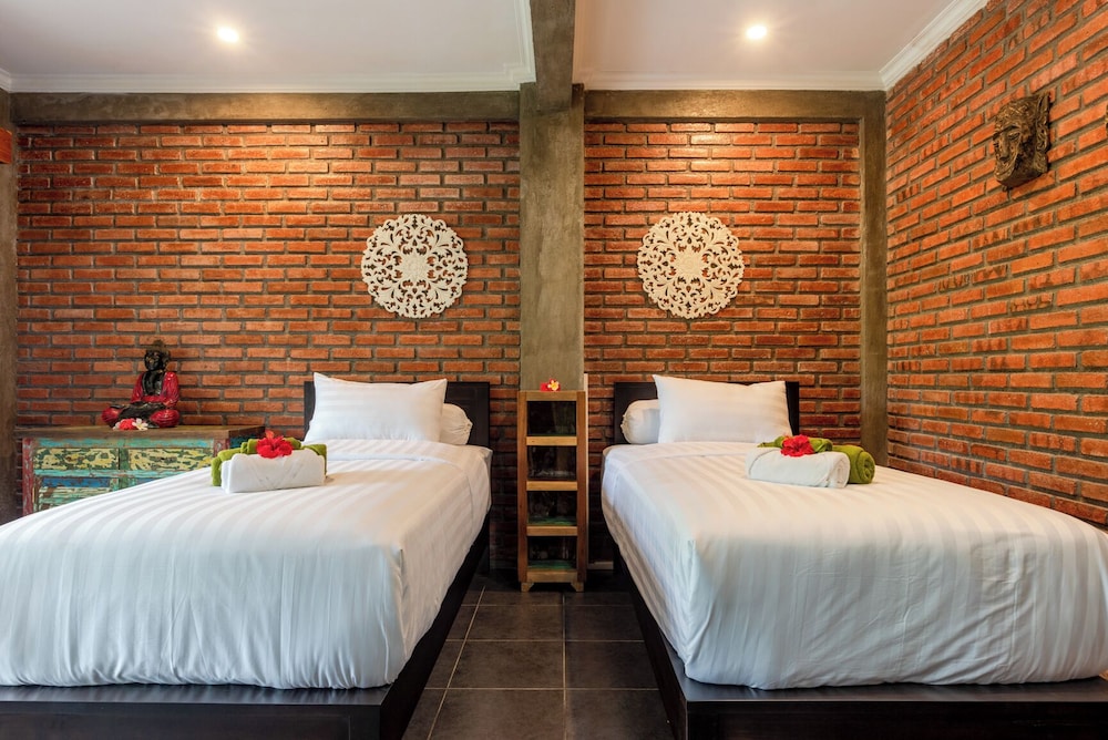 Alamanda Lovina Resort