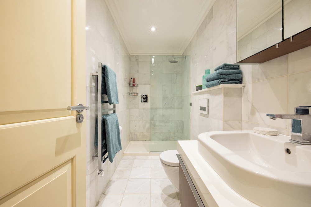 Large 3-bed 5-guest 1841 Duplex House Paddington