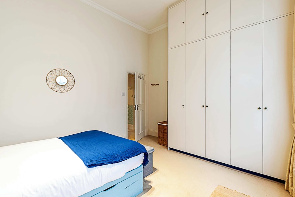 Charming Earls Court Apartment
