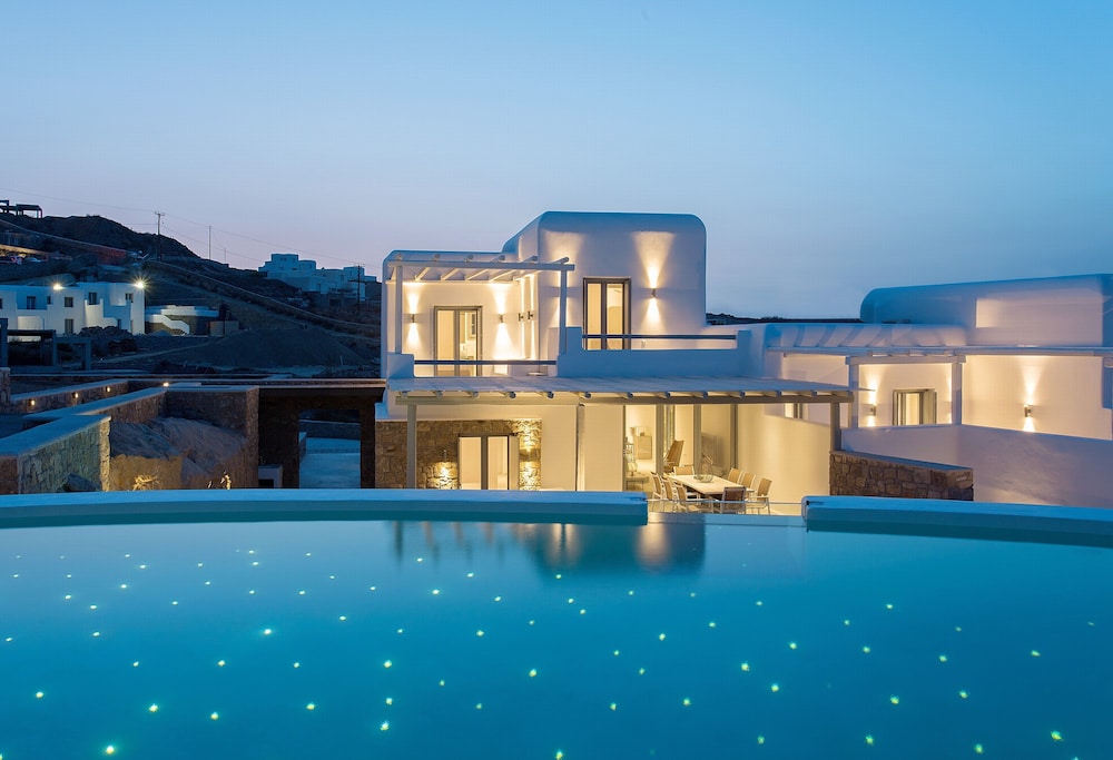 Villa Sapphire 6BR Hot Tub & Pool Ornos