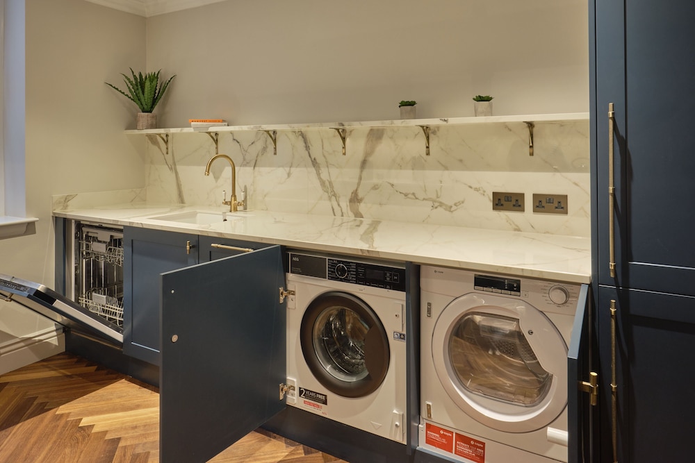 Mayfair Darley House by Viridian Apartments
