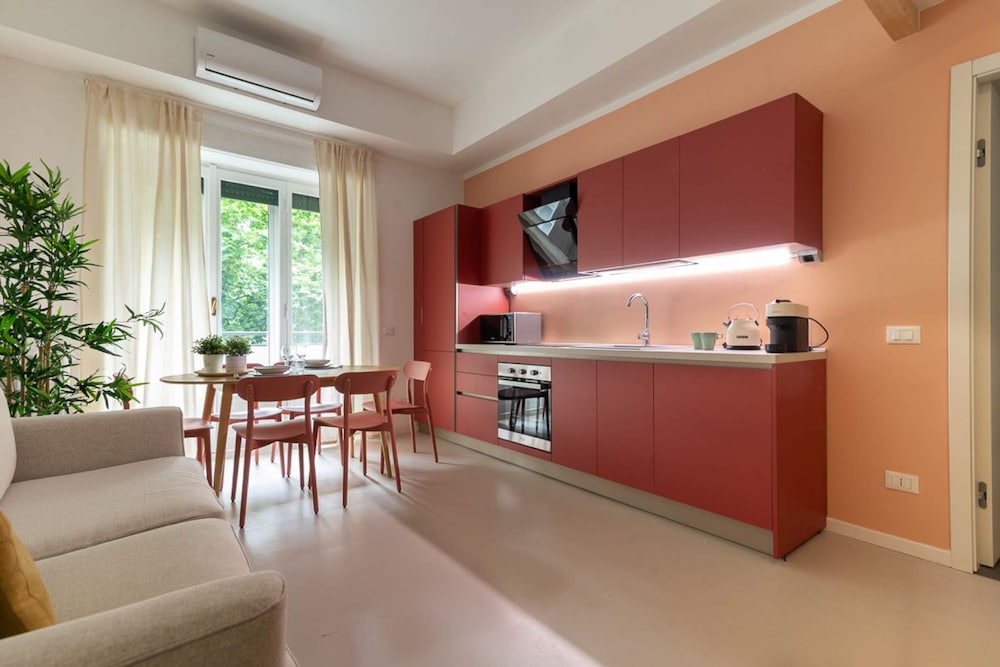 w Stylish 2BR Near Navigli City Landmarks
