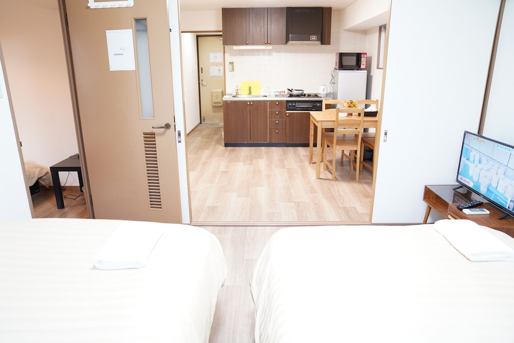 Metro Daikoku Apartment
