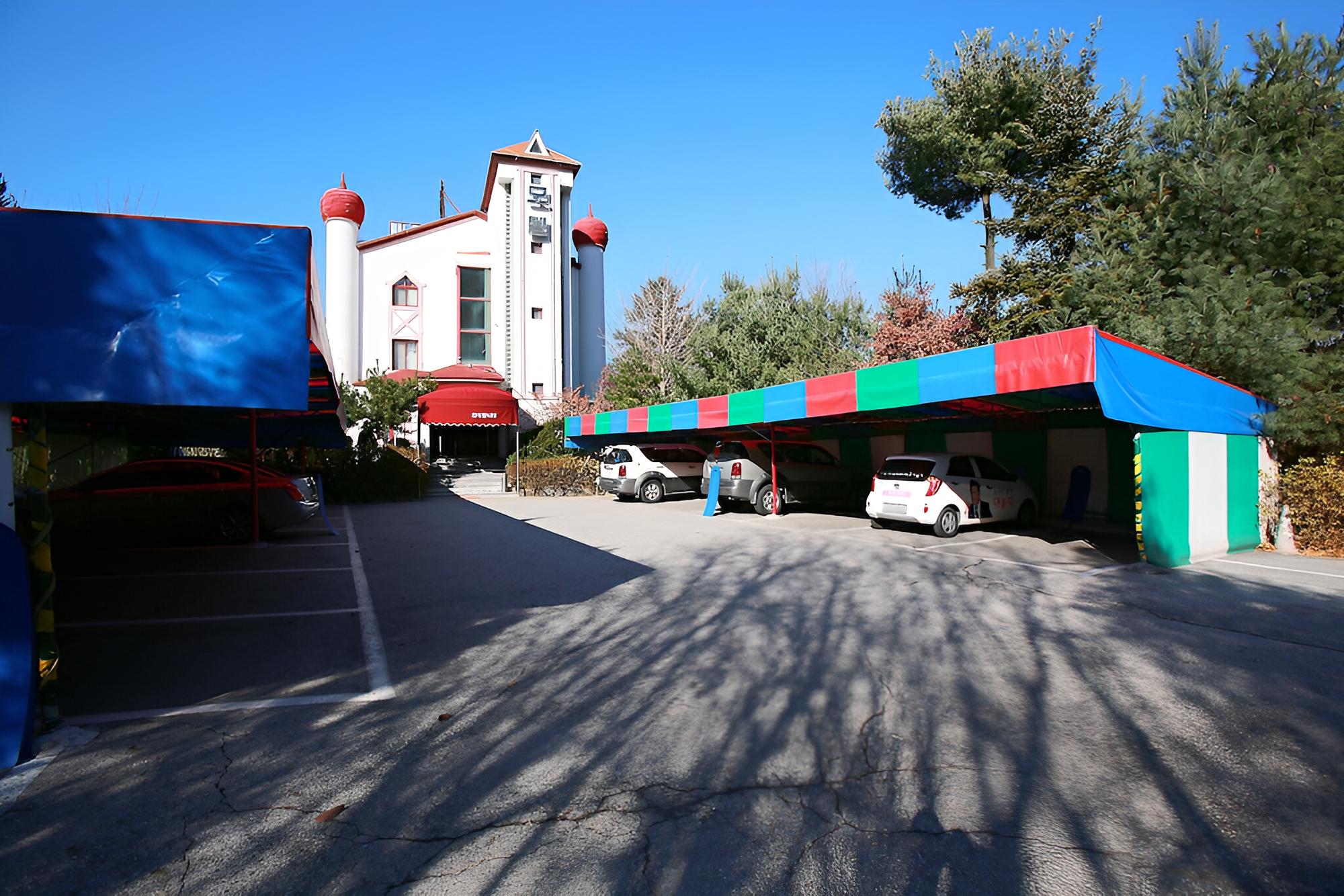 Photo 10