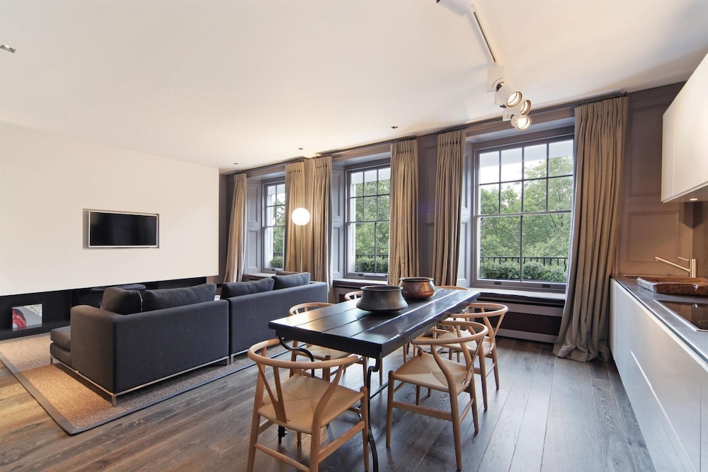 Cadogan Square Luxury 2 Bedroom Apartment II