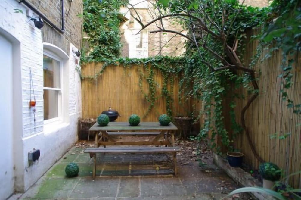outdoor bbq area