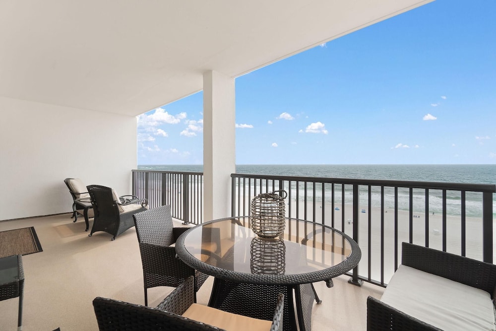 The Palms West 813