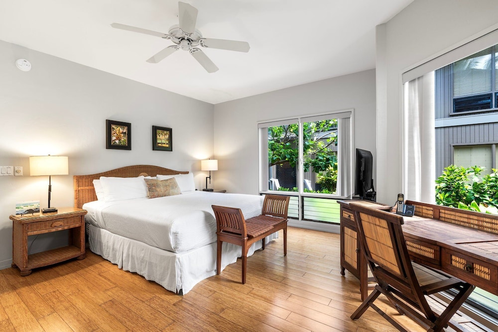 Oceanfront Kanaloa Condo - Pools, Hot Tubs & Sunset Views- Vrkcv