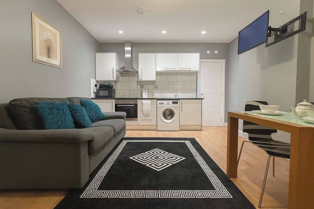 Charming High Wycombe Apartment