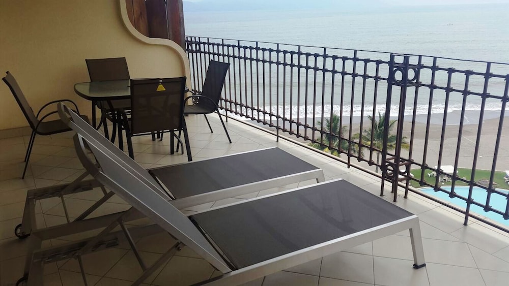 Unlimited Luxury SANMILLAN'S Condo