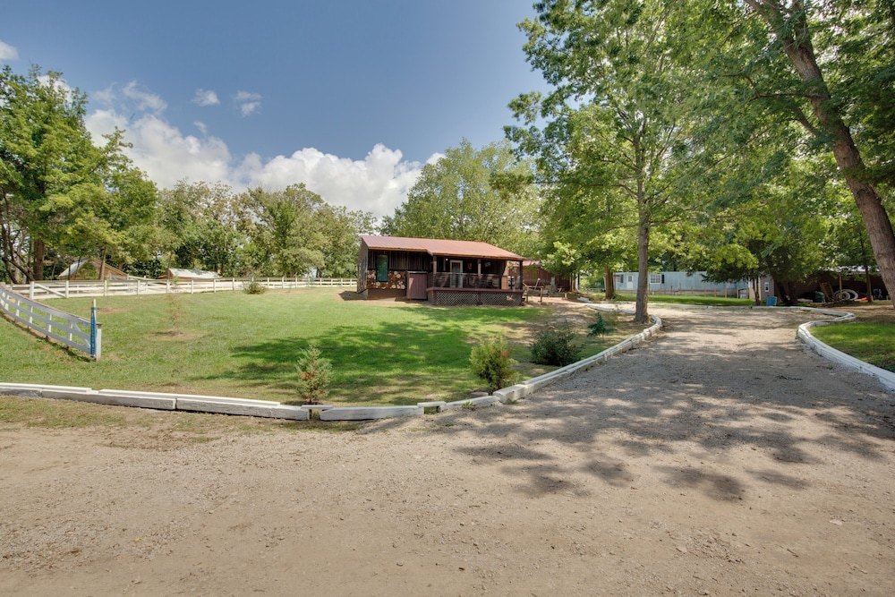 'cedar Pointe' - Peaceful Lake Cabin in Odessa