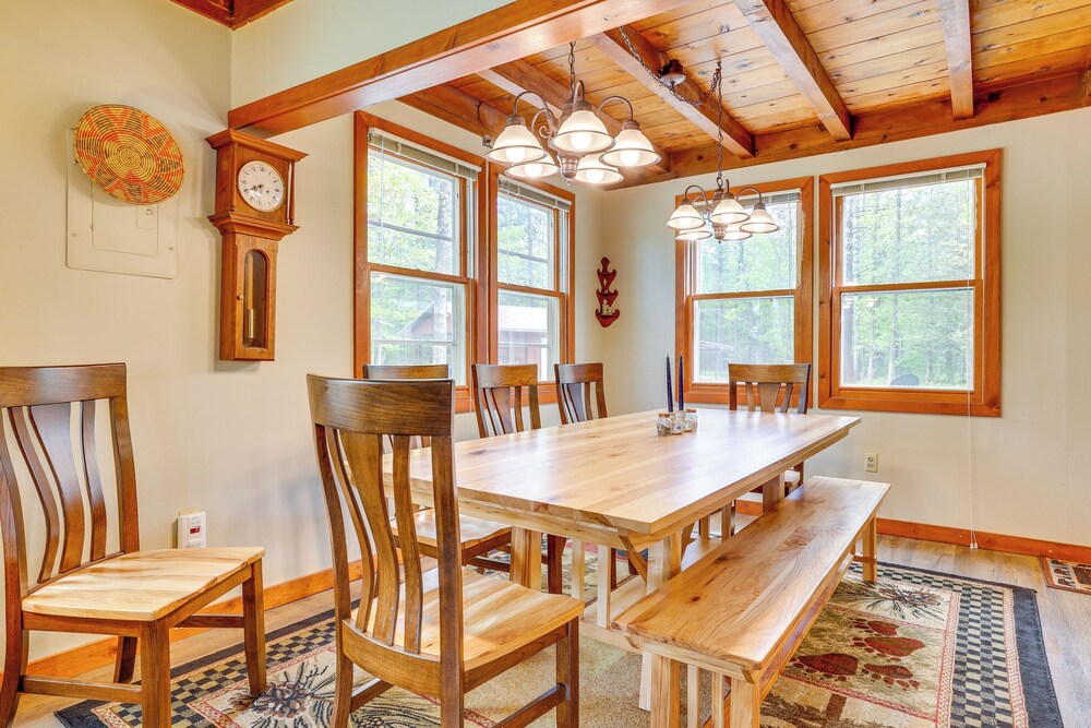 Hatfield Family Home on Lake Arbutus: Boat & Hike