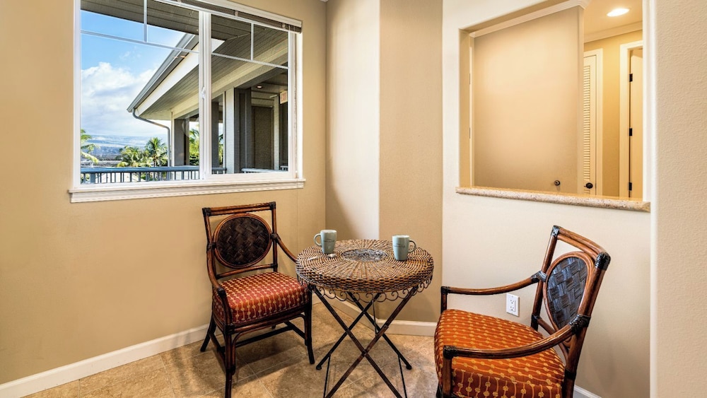 Family & Couples' Fun - Golf, Mountain & Lake Views + Walk to Dining & Beach - Vrkcv