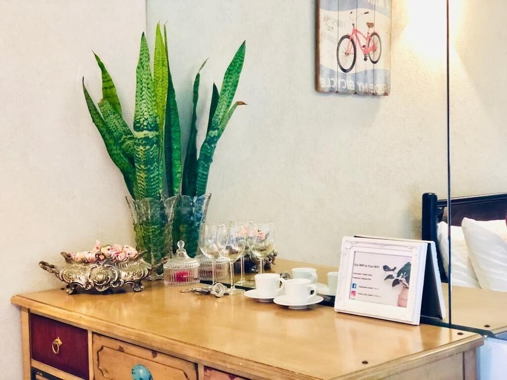 Trieste Neve Tzedek Boutique Suites