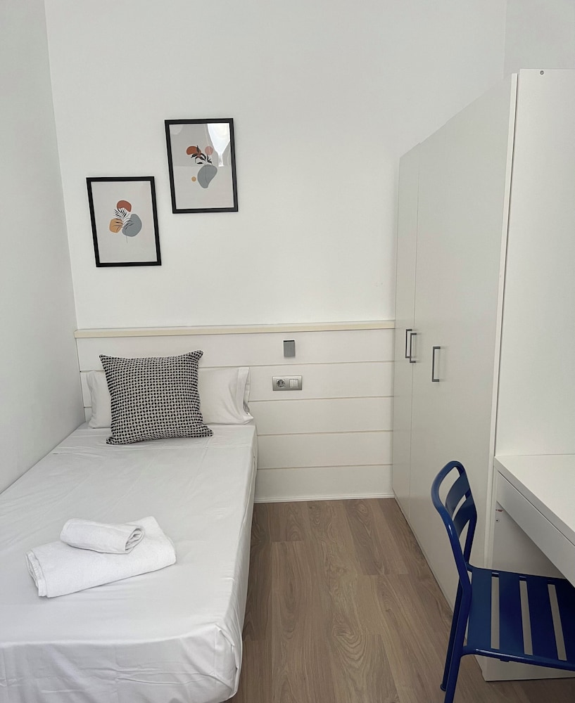 Apartamentos Express by gaiarooms