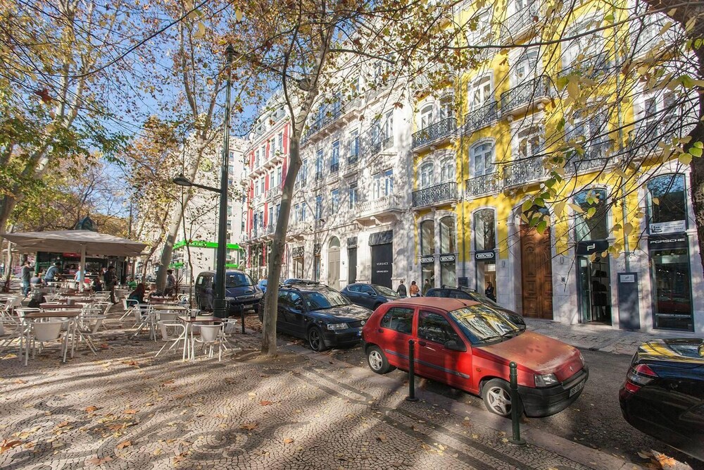 City Center Prestigious Avenue Liberdade & Garage view 4